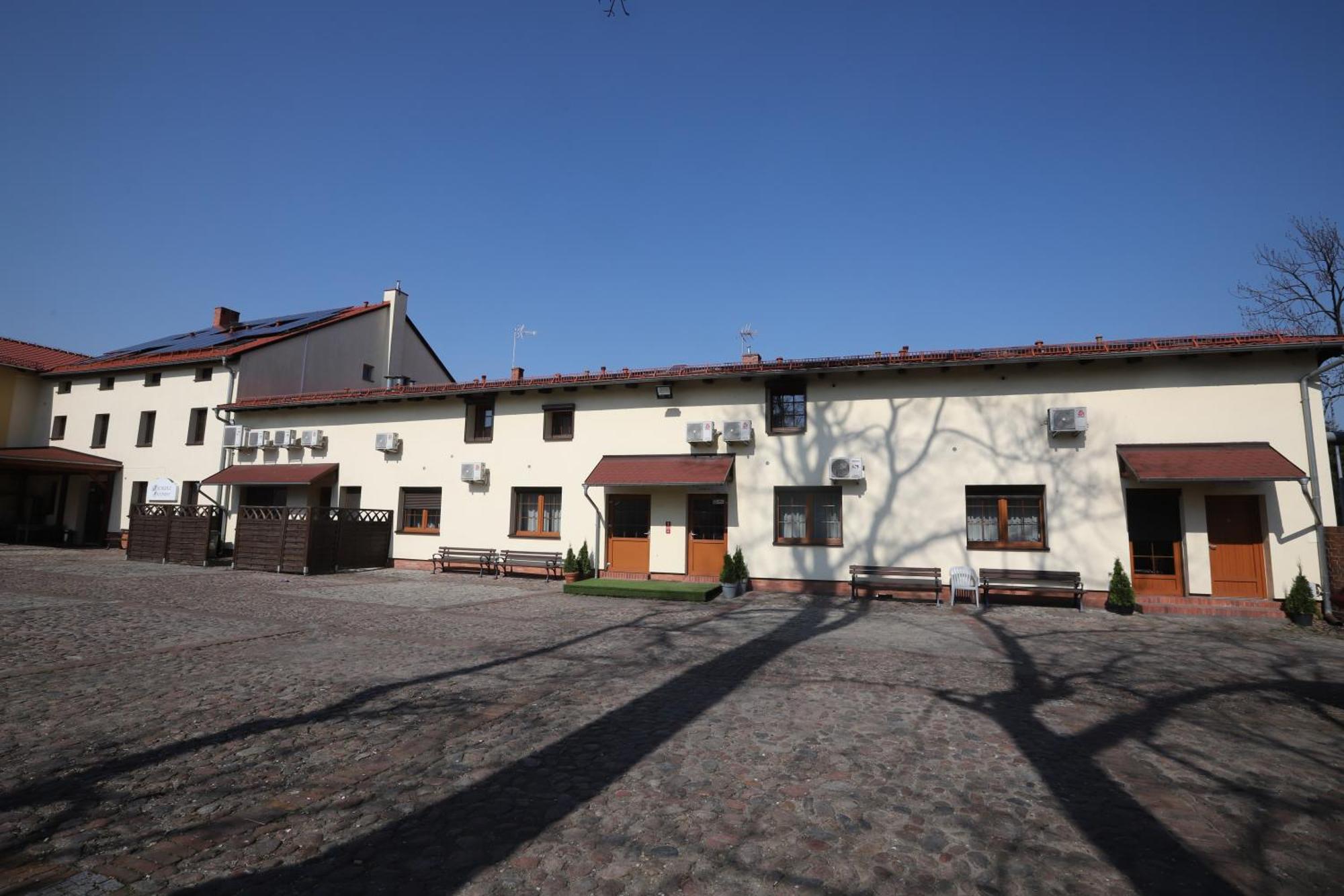 Hotel Sandro Silver & Spichlerz Antoniny Leszno  Dış mekan fotoğraf