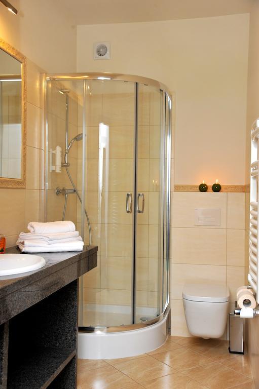 Hotel Sandro Silver & Spichlerz Antoniny Leszno  Dış mekan fotoğraf