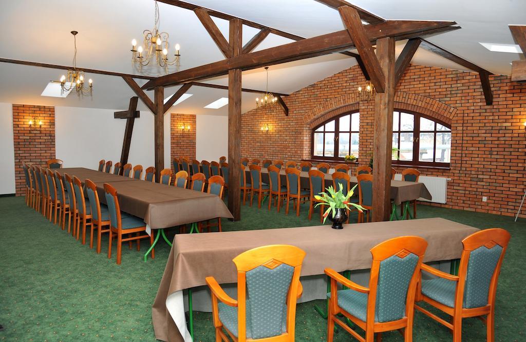 Hotel Sandro Silver & Spichlerz Antoniny Leszno  Dış mekan fotoğraf