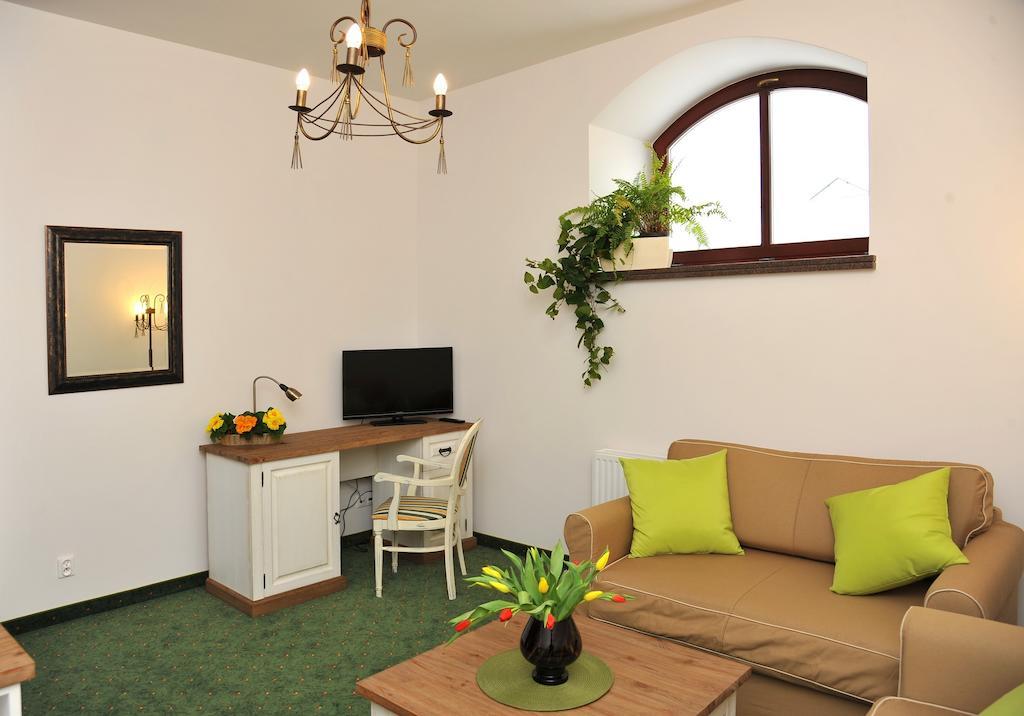 Hotel Sandro Silver & Spichlerz Antoniny Leszno  Oda fotoğraf